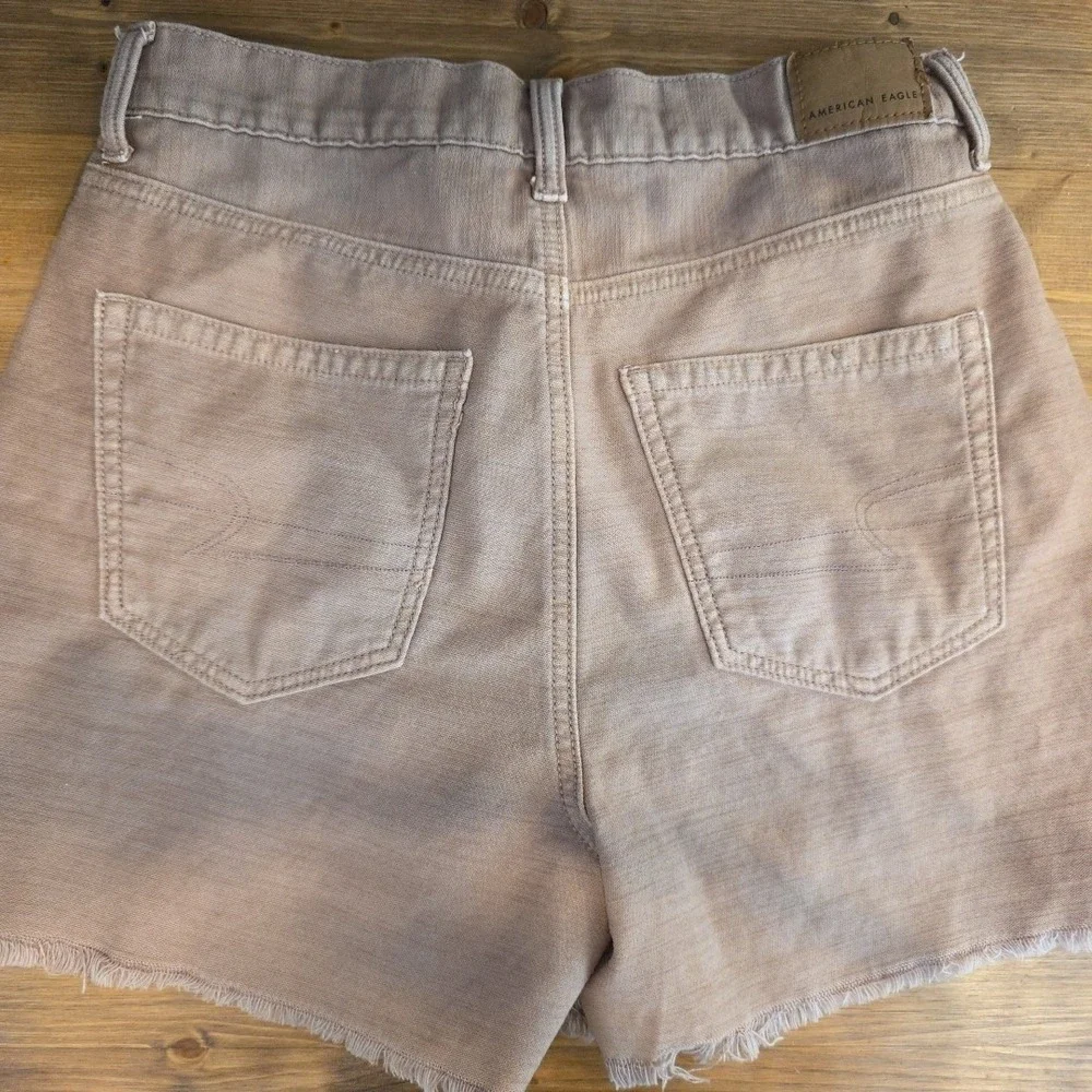 American Eagle Highest Rise Mom Distressed Brown Shorts Size 4‎